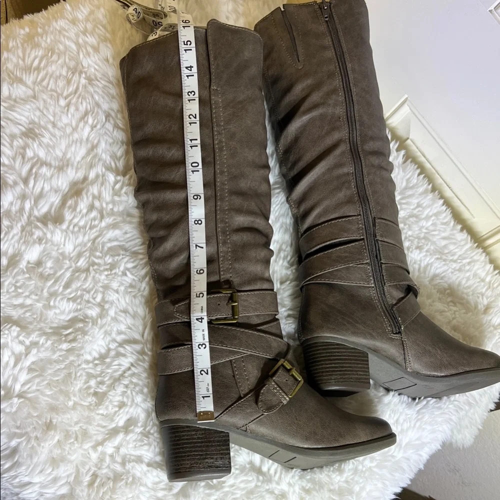 Elegant Over the Knee Brown Boots - Picture 15 of 16
